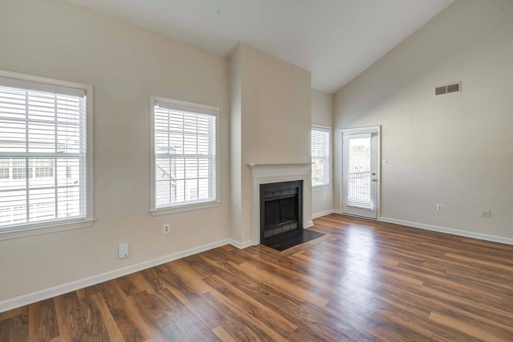 Abbotts Run Apartment Homes, 5711 Woodlawn Gable Dr., Alexandria, VA